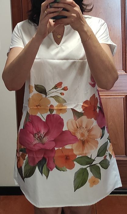 Vestido floral praia fresco tamanho M portes incluídos para Portugal continental