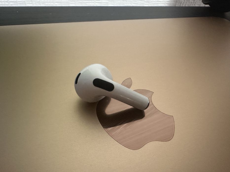 Оригінал! AirPods 3 a2565 правий навушник