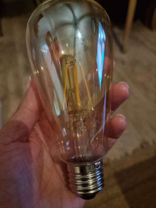 Wisząca, metalowa lampa