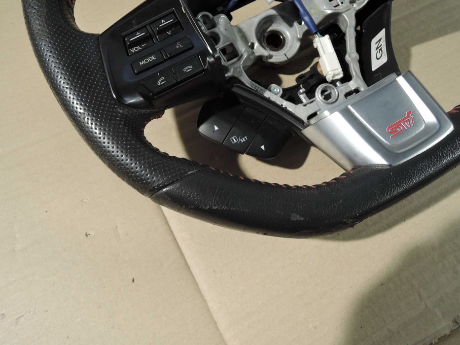 Kierownica Subaru STI  VA  14-20r  kompletna multi