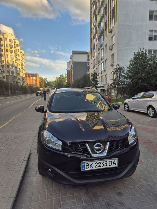 Продам Nissan Qashqai+2