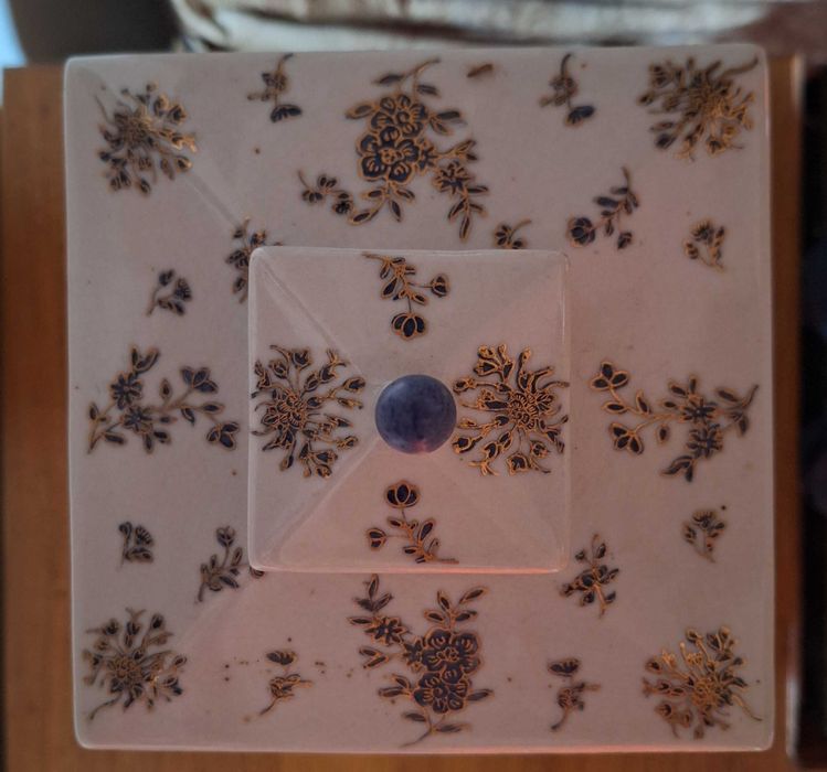 Pote em louça de cantão