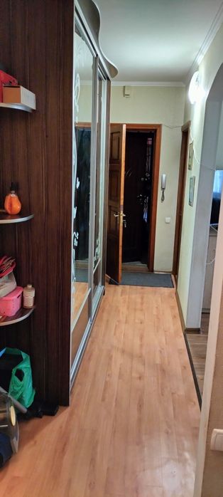 Продам 3 комнатную квартиру Таврический