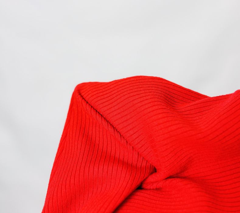 Czerwona sukienka z wiązanym dekoltem S 36