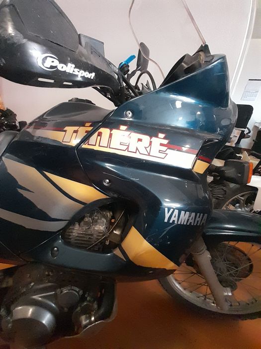 Yamaha Tenere com malas laterais em alumínio  e To case