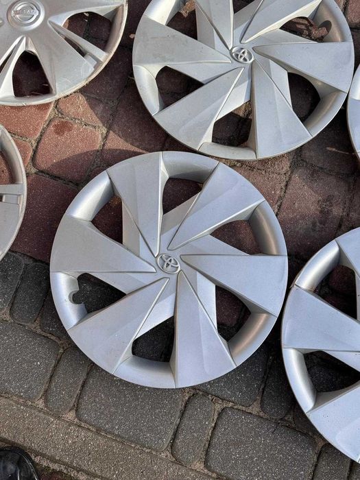 '15 Kołpaki komplet oryginalne Toyota Yaris Auris Aygo Avensis Proace