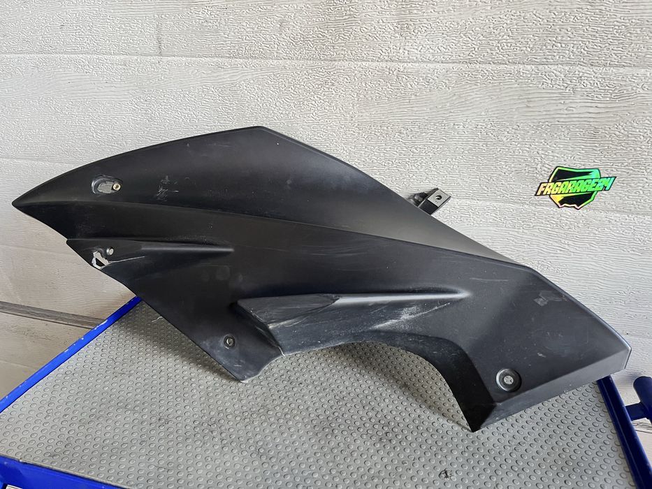 Lewy boczek owiewka osłona pług yamaha yzf r 125 lewa