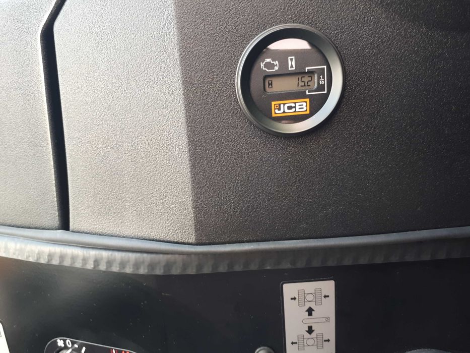 Máquina Escavadora Giratória Hidráulica JCB 19C-1