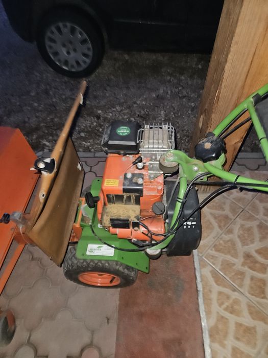 Sprzedam  Zamiatarkę spalinową firmy AGRIA