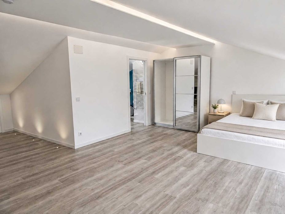 Estúdio renovado, como novo, bastante luminoso, para arrendar — Santa Clara, Leiria