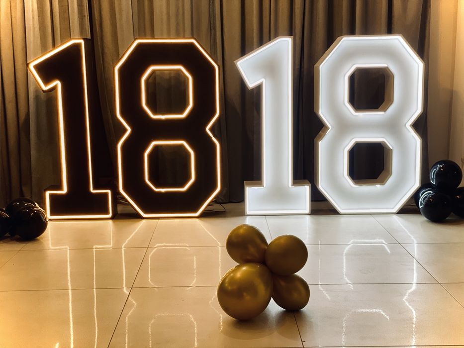 Cyfry 18 neonowe biale lub czarne 3D 100cm dekoracja na osiemnastke
