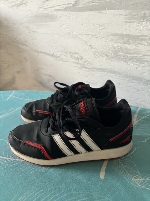 Buty chłopięce Adidas rozmiar 35 1/2