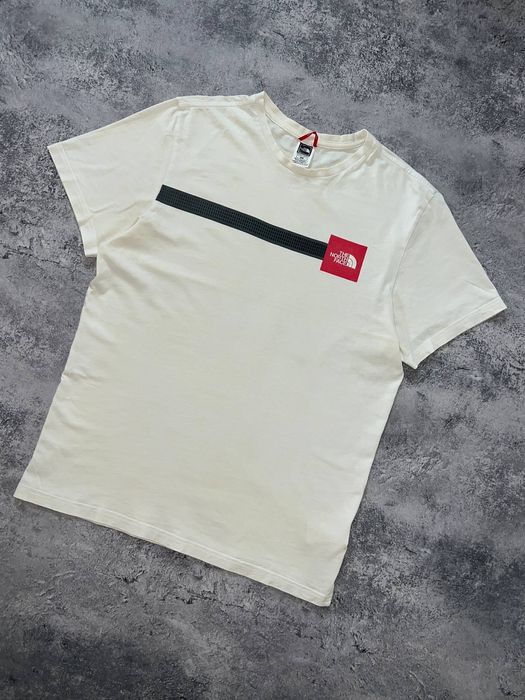 Футболка The North Face