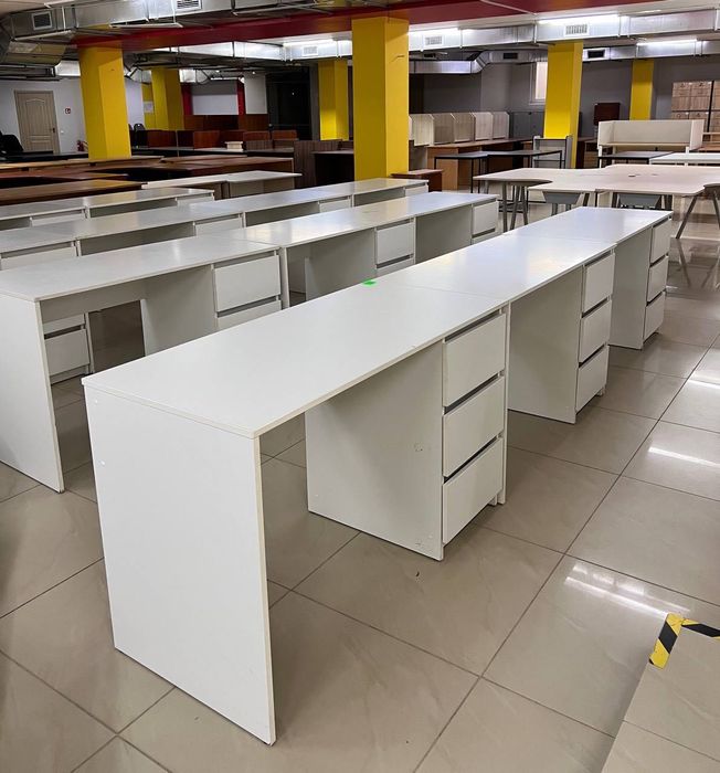 Крісло офісне керівника директора шкіряне екошкіра компʼютерне кресло