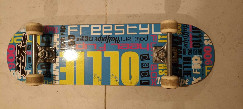 Vendo skate semi novo