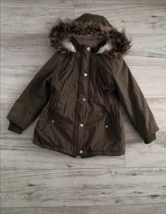 Kurtka parka ocieplana z kapturem khaki.