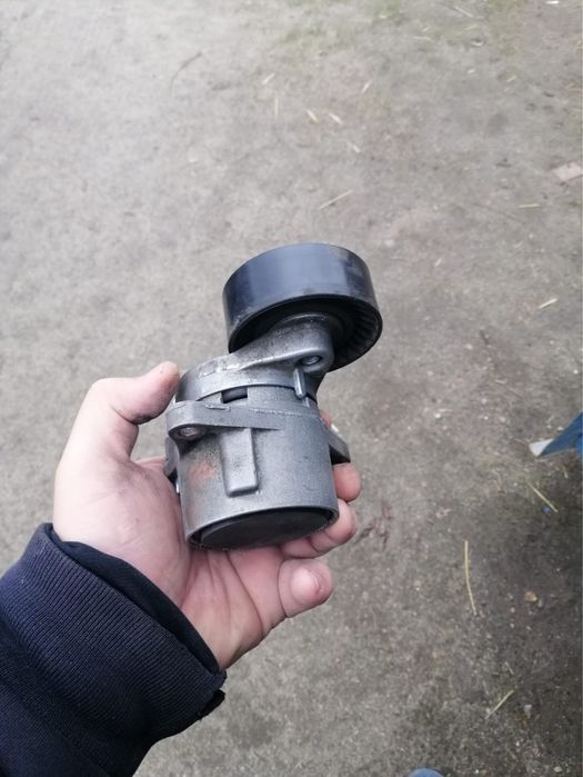 Ролик натяжний Mercedes