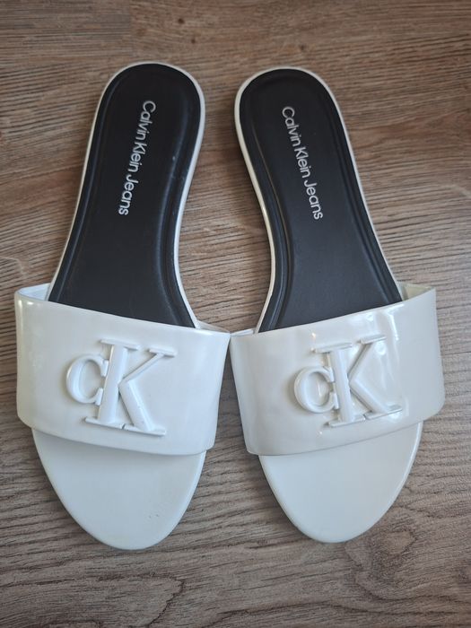 Calvin Klein klapki skórzane białe rozm. 38