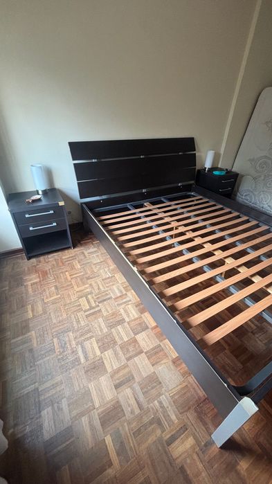 Cama e cabeceiras