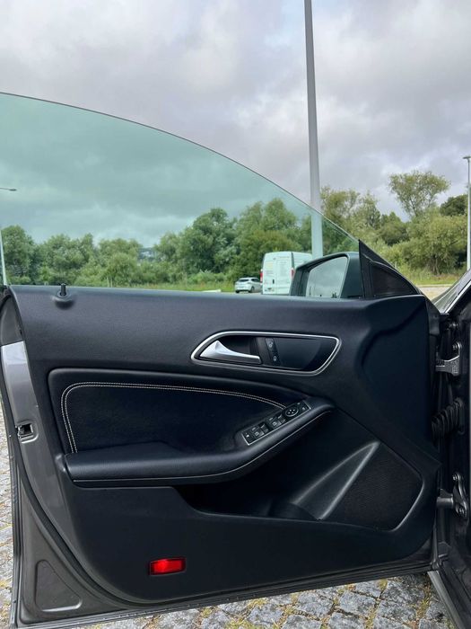 Mercedes-Benz CLA 180d | 170000kms | Histórico completo na Mercedes