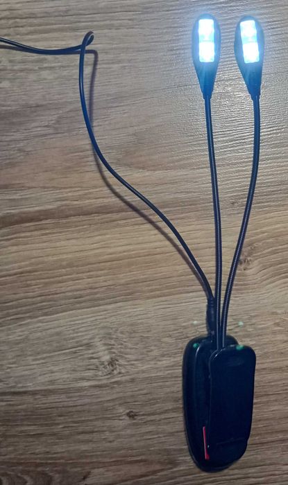 Podwójna lampka led z klipsem i regulacją oświetlenia