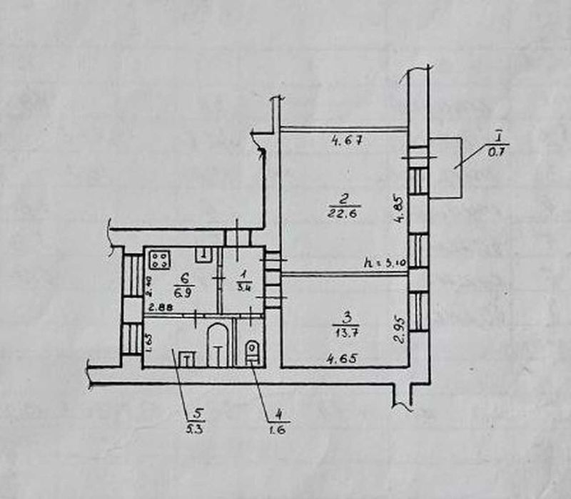 Продам 2-к квартиру (54м2), ремонтом + свое отопление / газ. котел