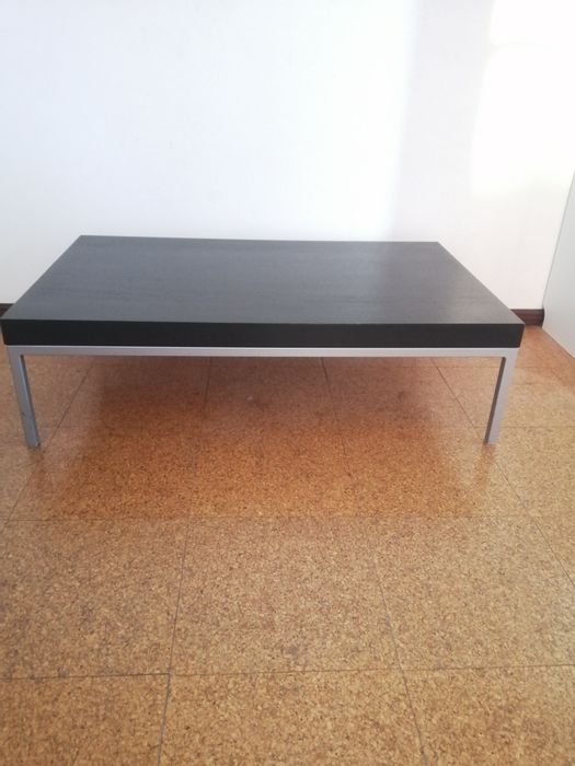 Mesa de centro para sala de estar ou outros com dimensões de 0,97 x 0,60 x 0,28 metros