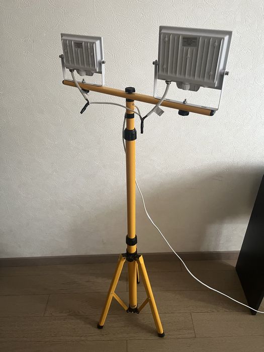 Стойка, штатив, прожектор 30w и 50w
