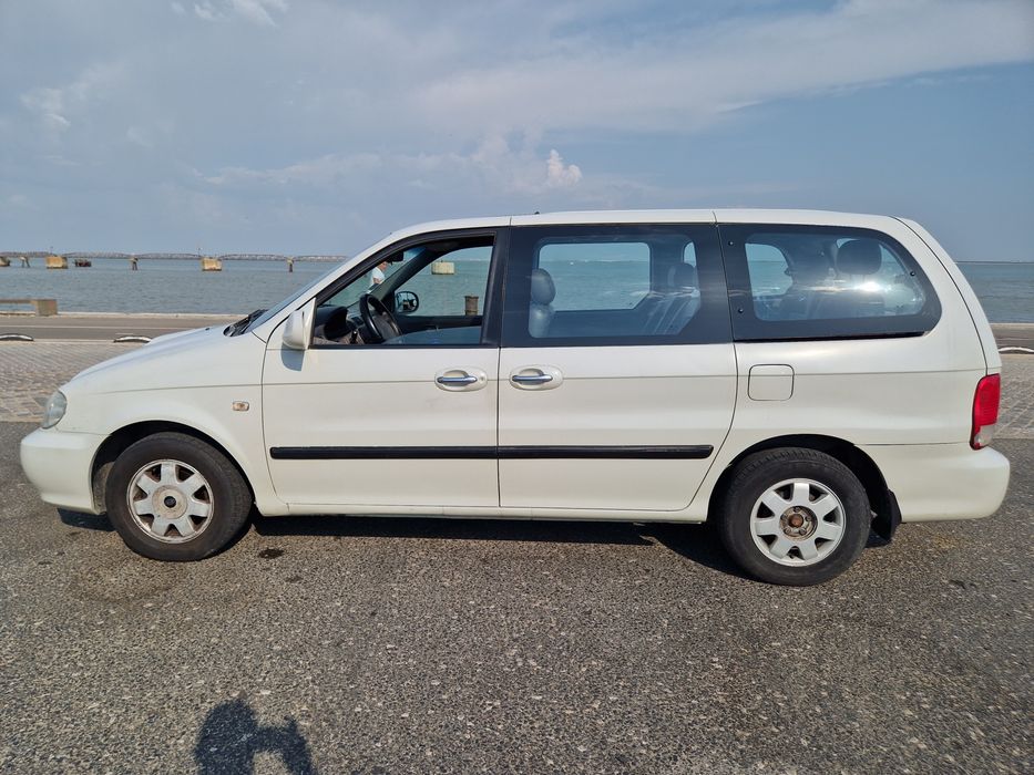 Kia carnival 2.9 diesel / 6 lugares / 2002 / 277.859