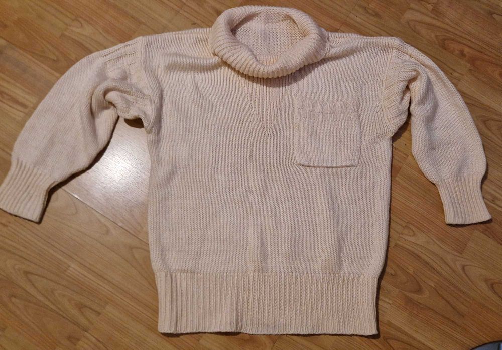 LuŹny ciepły sweter morelowy ,golf XL