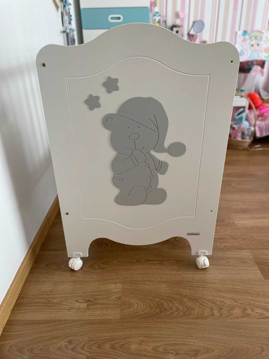 Berço seguro, durável e funcional da linha Sleepy Bear da TRAMA