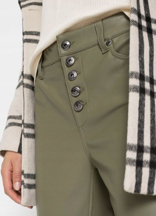 Штани оливкові з екошкіри 40