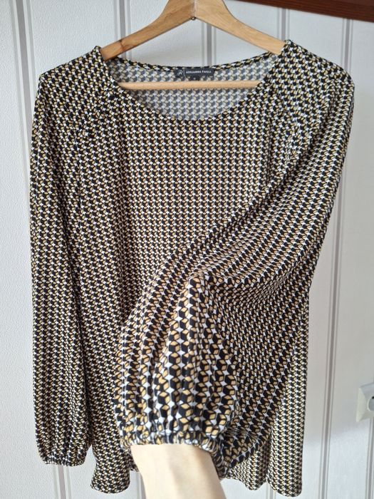 Bluzka w kolorowe sześciany - efekt 3D - elastyczna -Adrianna Papell -