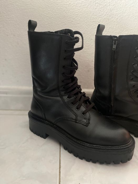 Botas militares em pele mango