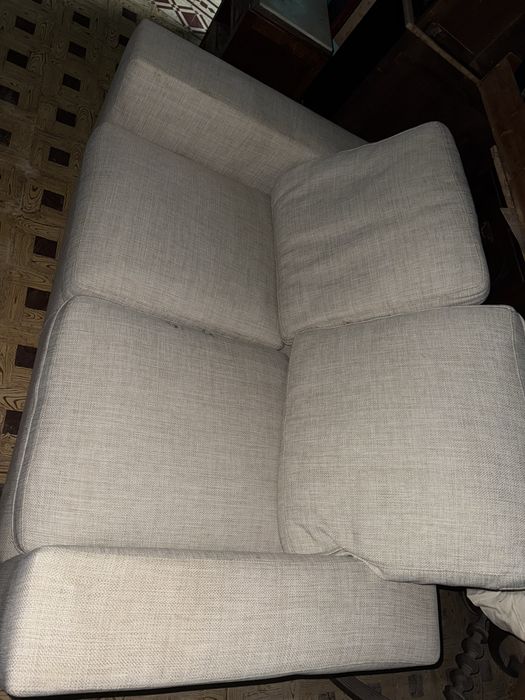 Sofa  confortavel precisa ser linpo mas esta como novo