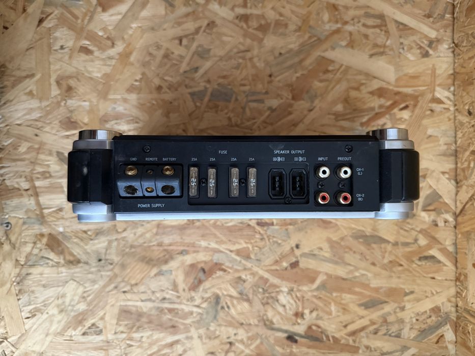 Усилитель D класса Alpine PDX 1.1000 под сабвуфер