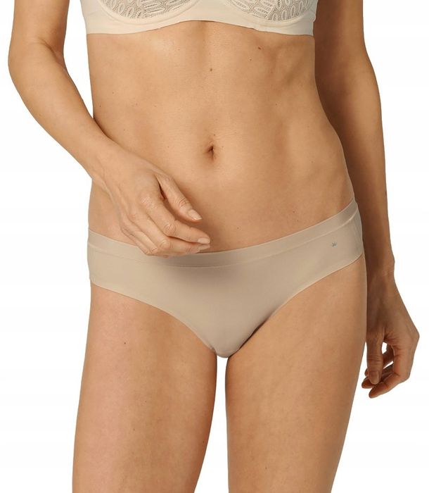 Triumph Smart Micro Brazilian String majtki damskie rozmiar S/L