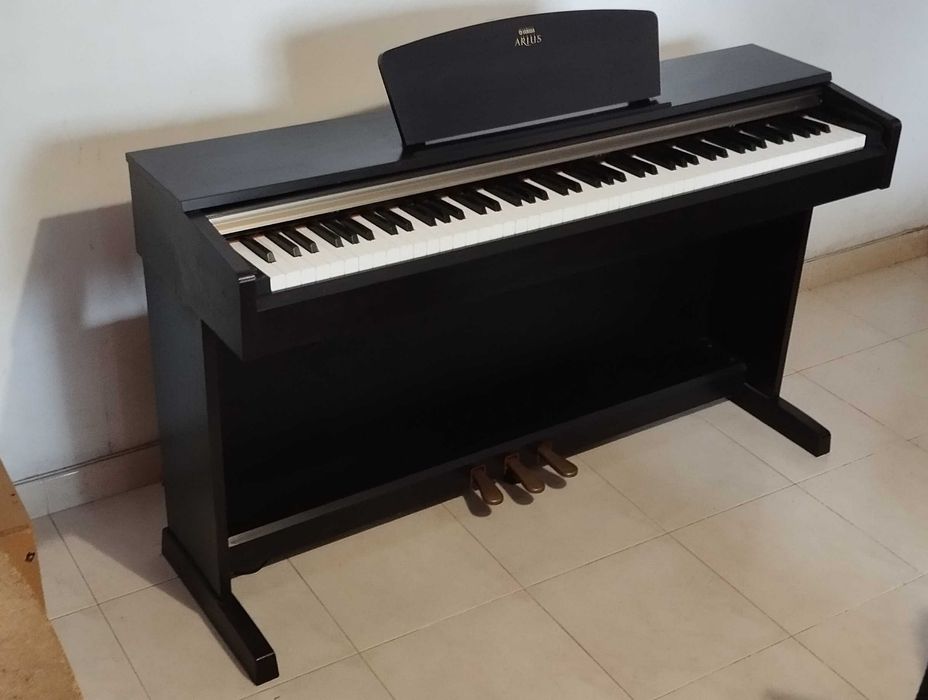 Piano Yamaha Arius ydp-161