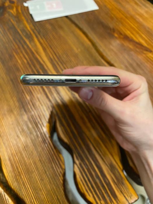 Айфон 10 на 64гб акб 85%