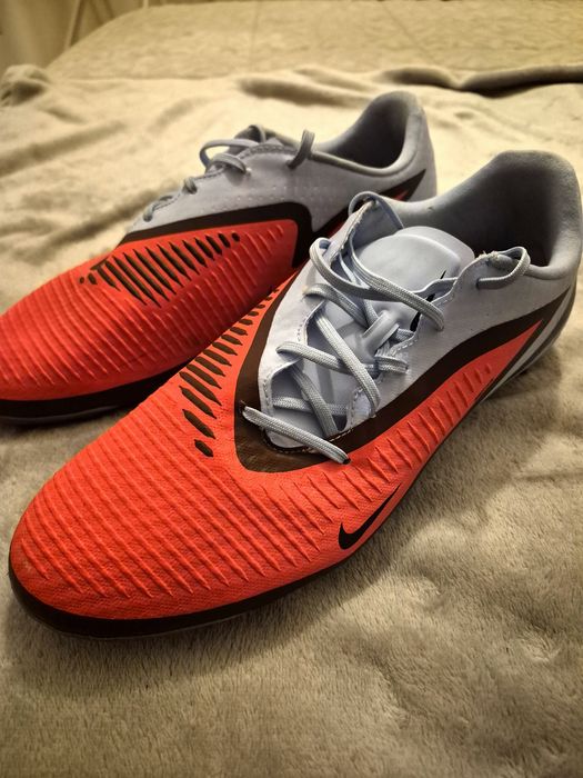 Chuteiras Nike Phantom - Tam. 45