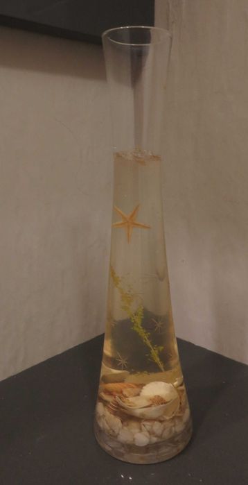 Jarra Vidro Alta, com gel e estrelas e conchas e búzios do mar 27 cm