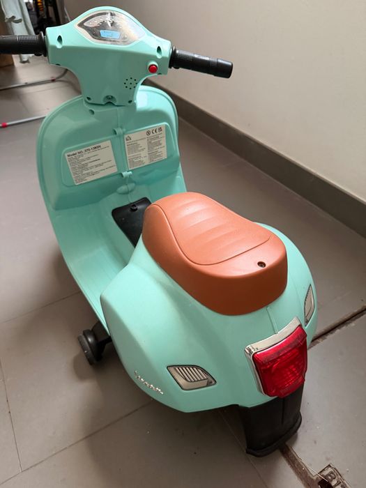 Scooter elétrica criança