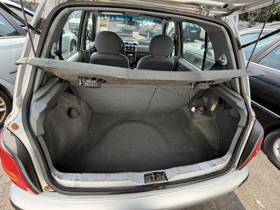 Nissan Micra — fotografia 12