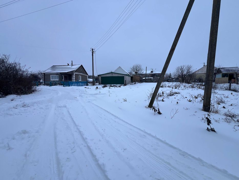 Продаж  будинку в центрі смт Чуднів!