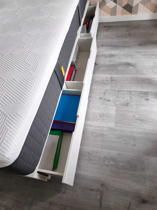 Cama de casal NORDLI IKEA 160 x 200 com 6 gavetas e cabeceiras Colchão EMMA quase novo (2026) Nordli novo 679 € Colchão novo 853 €