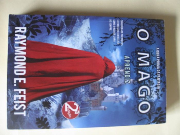 Mago - Aprendiz - Livro Um de Raymond E. Feist