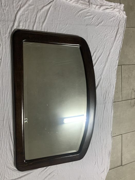 Espelho de parede com rebordo preto