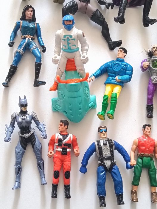 Lote 20 figuras de acção antigas coleccionáveis descontinuadas