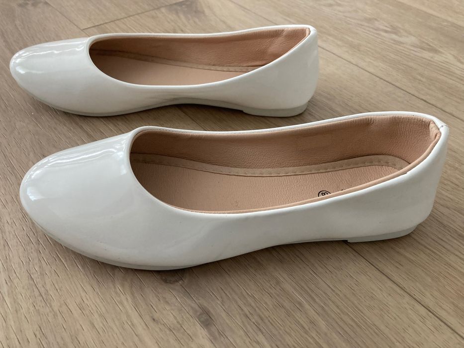 Baleriny białe lakierki rozm. 38