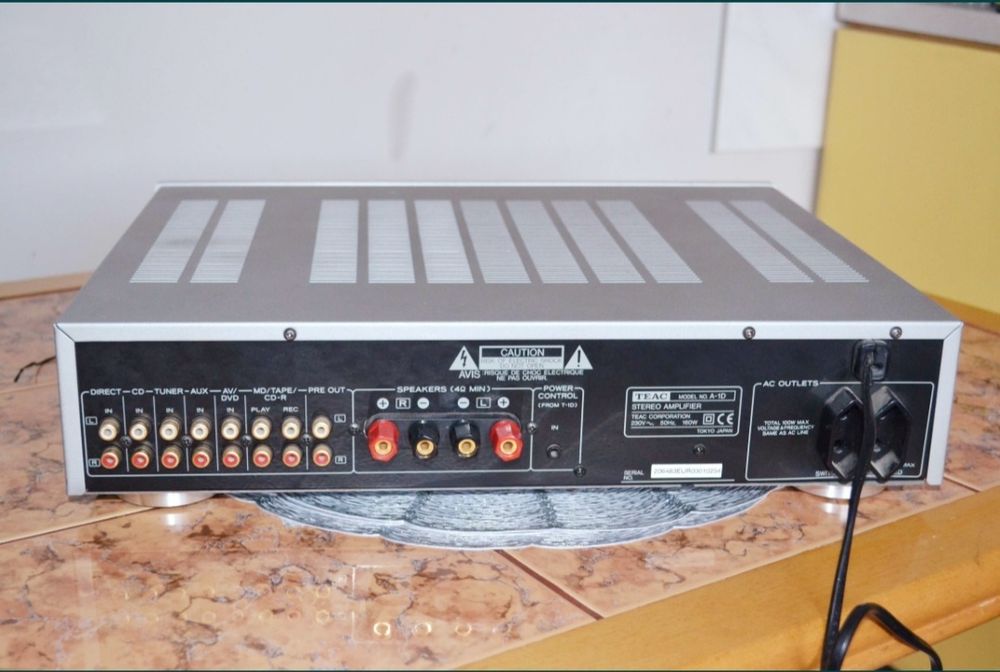 TEAC A 1 D ładny stan , made in Japan wysoki model